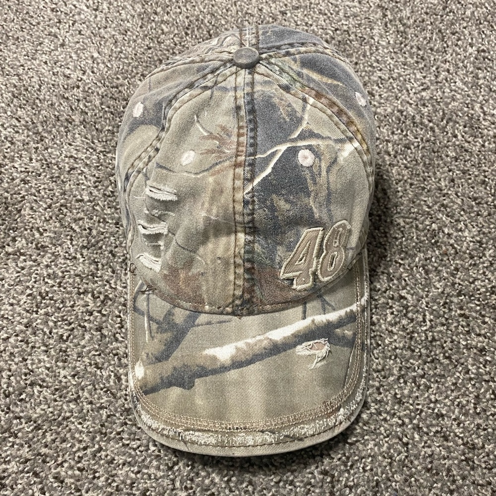 Mens / women’s camo jimmy Johnson cap.